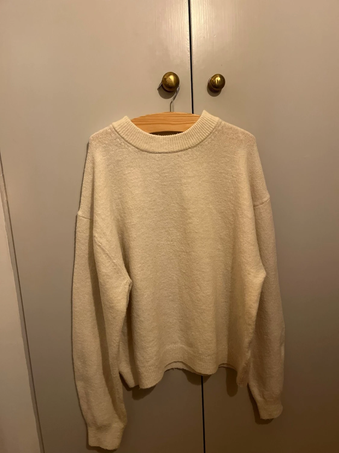 Vit oversized stickad tröja - 1