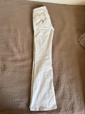 Nelly vita jeans  - Slutsålda, short❤️