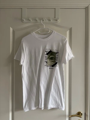 Tshirt - Mängdrabatt finns! Ju fler plagg du köper, desto bättre pris kan jag ge!