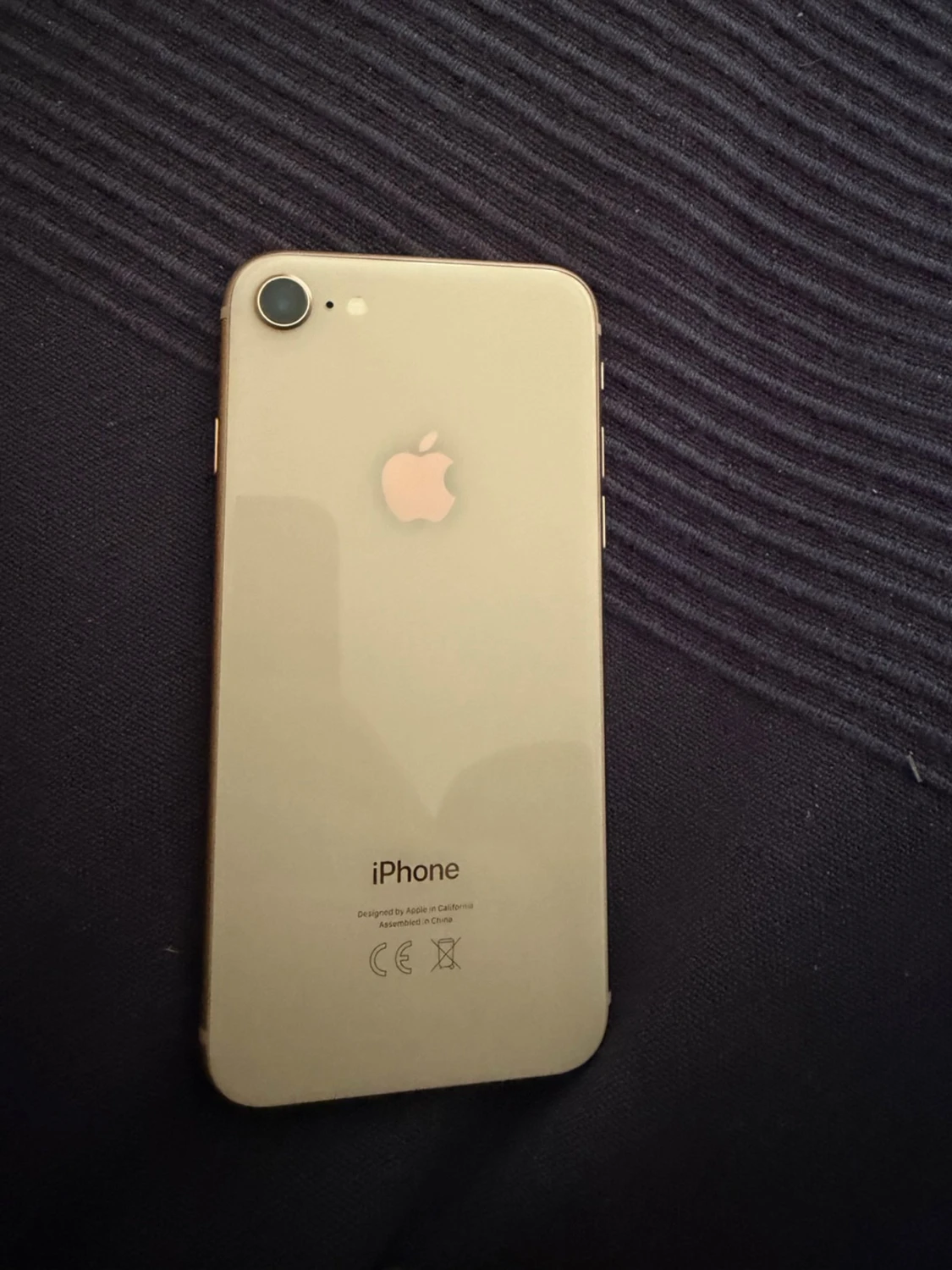 iPhone 8 64GB - 1