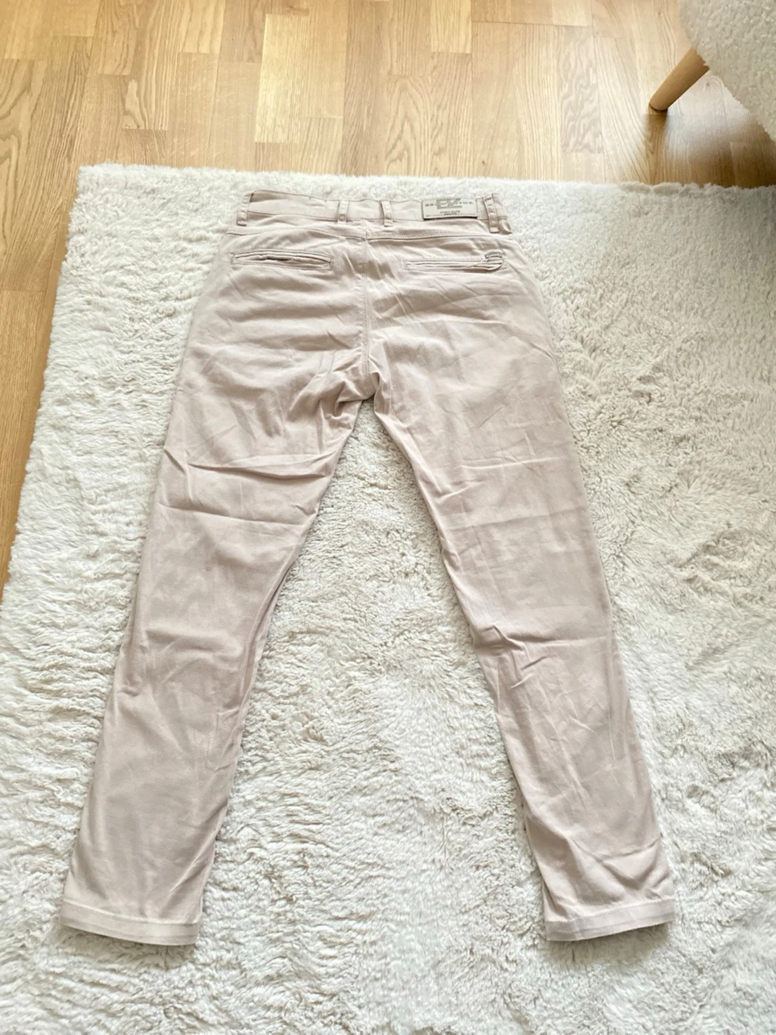 Beige chinos från BENZIN - 5