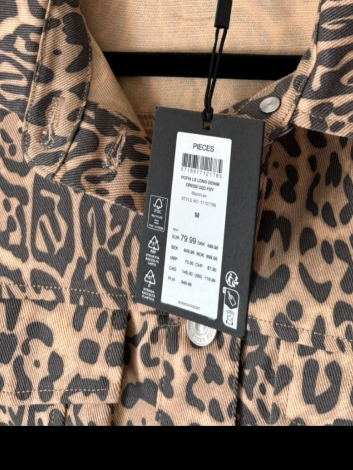 Leopardmönstrad långklänning med knappar - 2