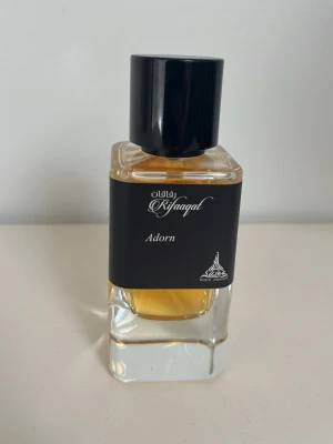 Rifaqaat adorn Paris corner(byten) - Ny knappt använd…     (Säljer/ Byter                                                                         Ifall du har byten tveka inte på att höra av dig!
