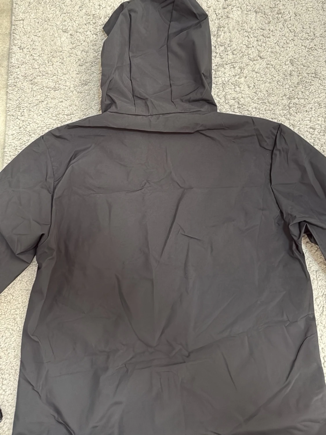Svart Arc'teryx regnjacka med huva - 1