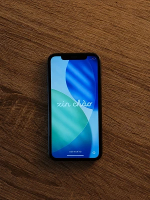 iPhone 11 64GB | 100% Batterihälsa | Nyskick - Säljer en iPhone 11 med 64 GB lagringsutrymme i mycket fint skick. Telefonen fungerar felfritt och har inga tekniska problem. Batteriet är nyligen bytt.  Skick: Nyskick 100% batterihälsa Inga sprickor eller skador Allt fungerar som det ska   Specifikationer: Modell: iPhone 11 Lagring: 64 GB Färg: Svart  Perfekt för dig som vill ha en pålitlig iPhone med nytt batteri och gott om livslängd kvar.  Finns för upphämtning eller kan skickas efter överenskommelse.  Vid frågor är det bara att höra av sig