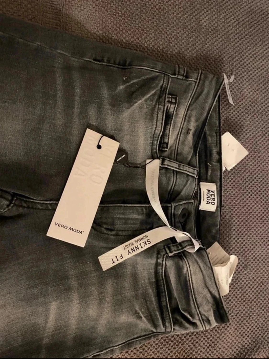 Grå skinny jeans från Vero Moda - 1