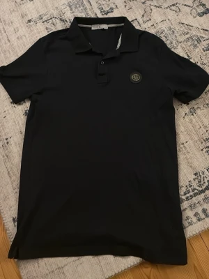 Pike tröja D - Mörkblå D*or tröja mörkblå, Storlek S. Hör gärna av er vid frågor och funderingar😀