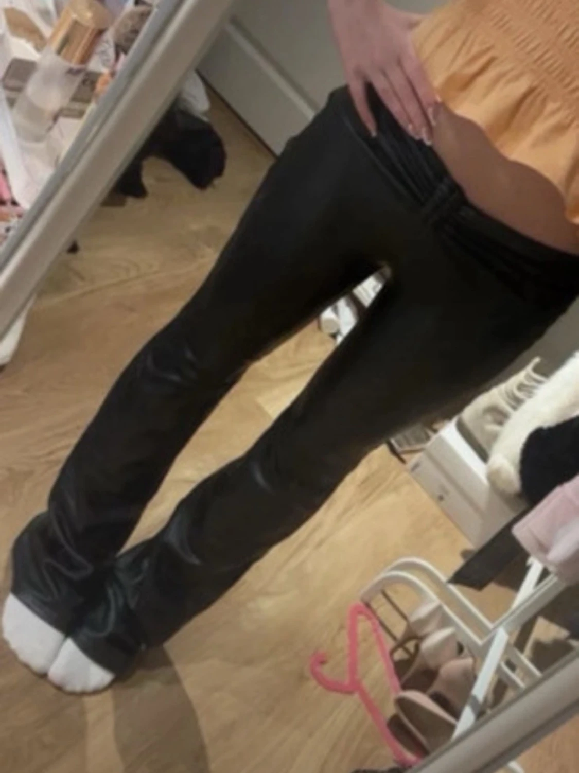lågmidjade bootcut skinnbyxor