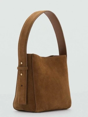 Mango väska SÖKER - Söker denna bruna väskan från mango. Helst i ett mycket bra skick utan defekter🙏🏻🙏🏻