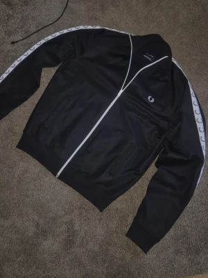 Fred perry ,jacket M - Brand new fred perry jacket , in size M (medium) ,il send it the same day you buy