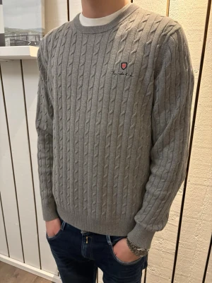 Bondelid tröja  - Riktigt snygg skriv vid funderingar.