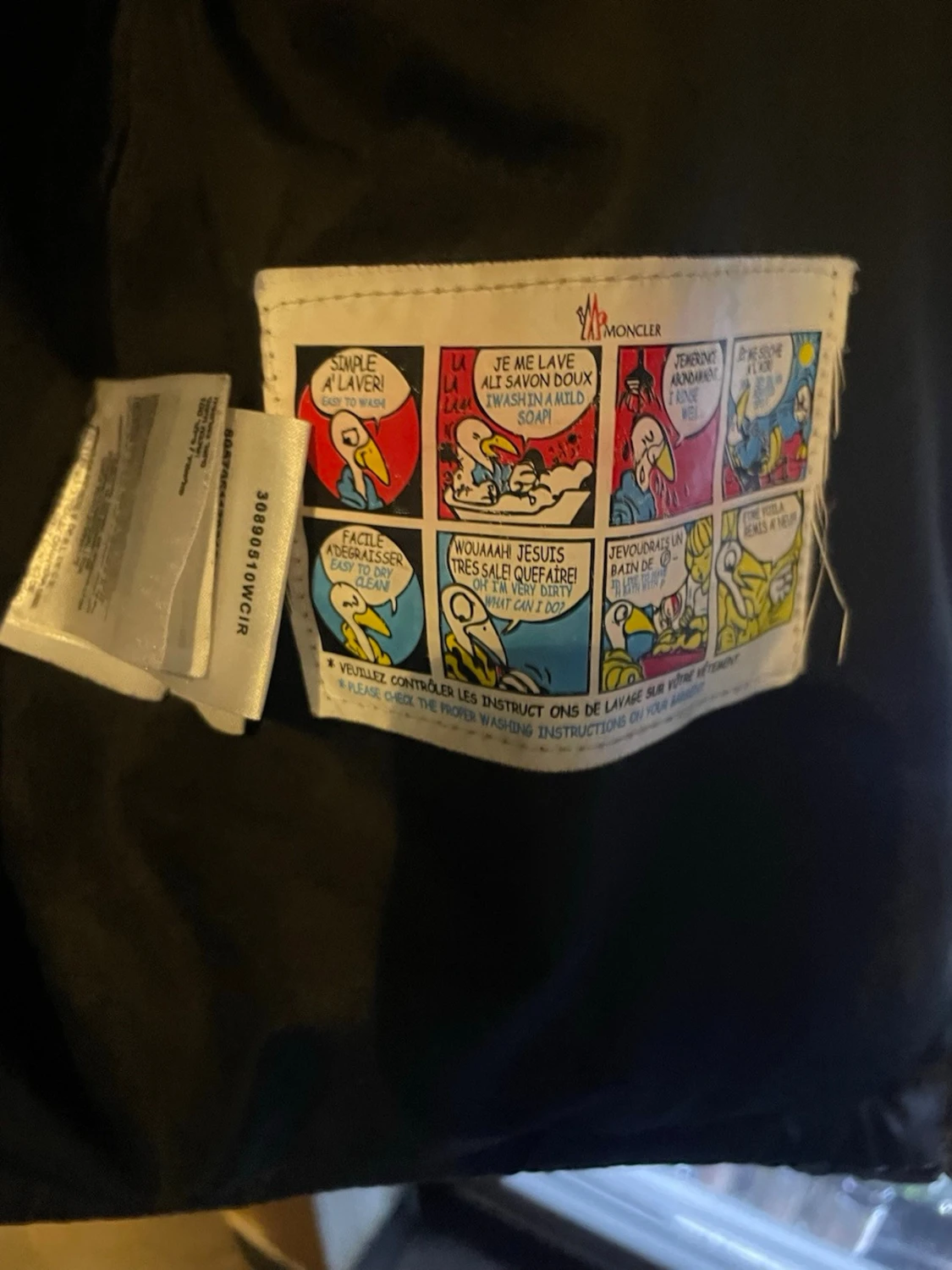 Svart glansig dunjacka från Moncler - 3