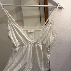 Linne nelly - Superfint linne från Nelly i Xs🤍Aldrig kommit till användning så precis som ny