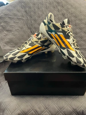 Adidas adizero fotbollsskor  - Adidas adizero vm 2014 , storlek 42 