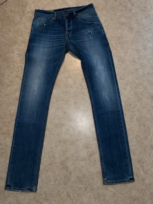 Dondup jeans - Märke:dondup sam…skick:9/10…storlek:31… pris:650kr