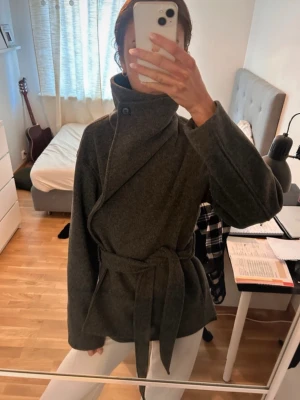 Grå kappa - Grå kappa, lite nopprig annars jättebra skick