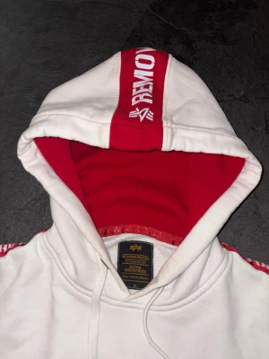 Alpha Industries - Nypris -> 1200. Säljs p.g.a den aldrig används