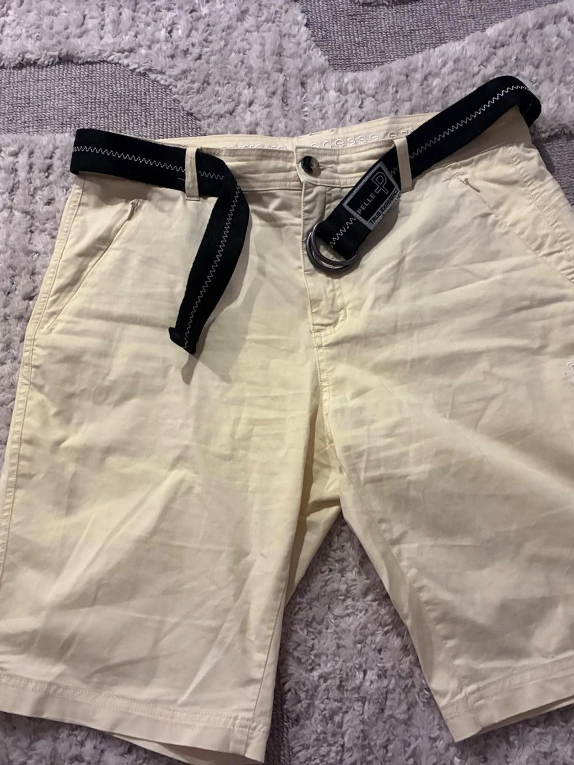 Gula shorts från Pelle P med bälte - 1