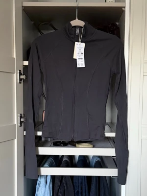 Långärmad tröja soft touch - Långärmad tröja från ginatricots soft touch serie helt oanvänd ☺️
