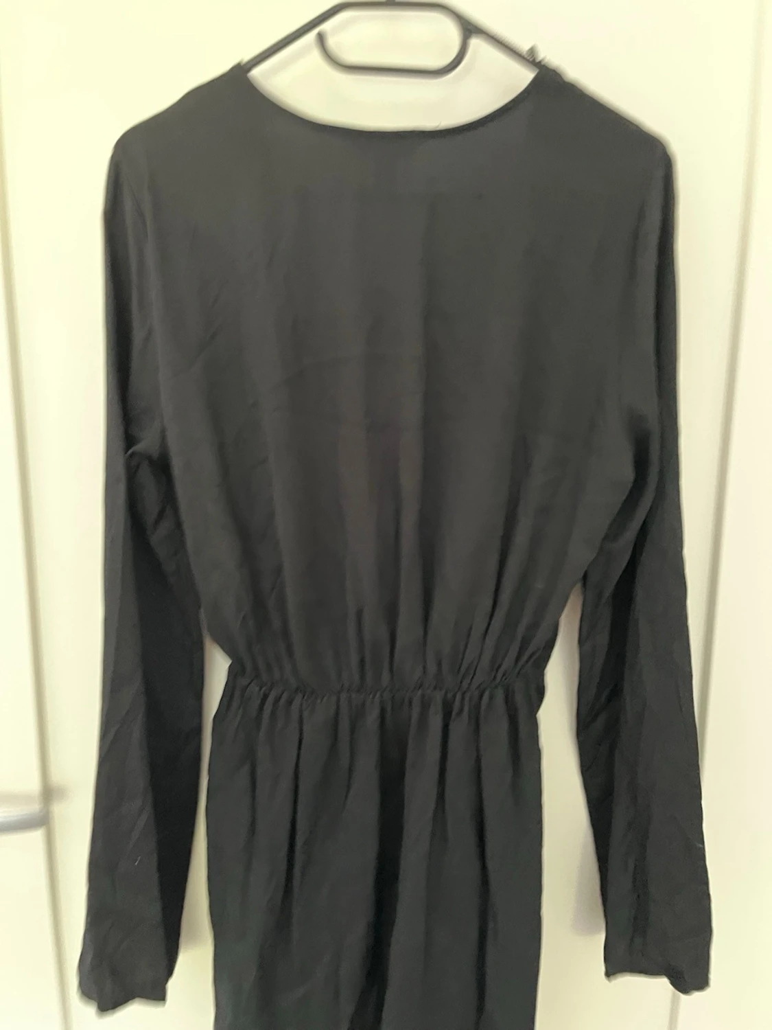 Svart omlottklänning från H&M - 2