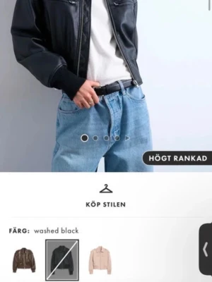 Svart skinnjacka unisex - Snygg svart skinnjacka från ASOS i storlek S. Den är helt oanvänd med prislapp kvar, och perfekt för höst/vår. Helt slutsåld på hemsidan! Diskuterar gärna pris💞