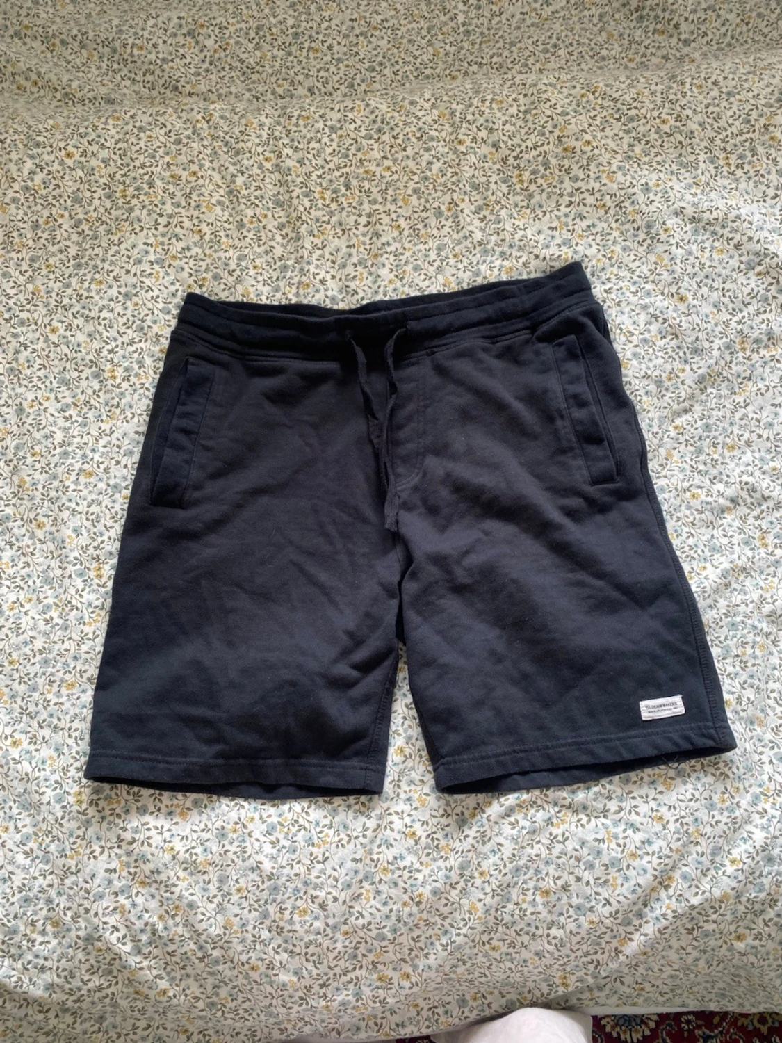 Svarta mjukisshorts med snörning