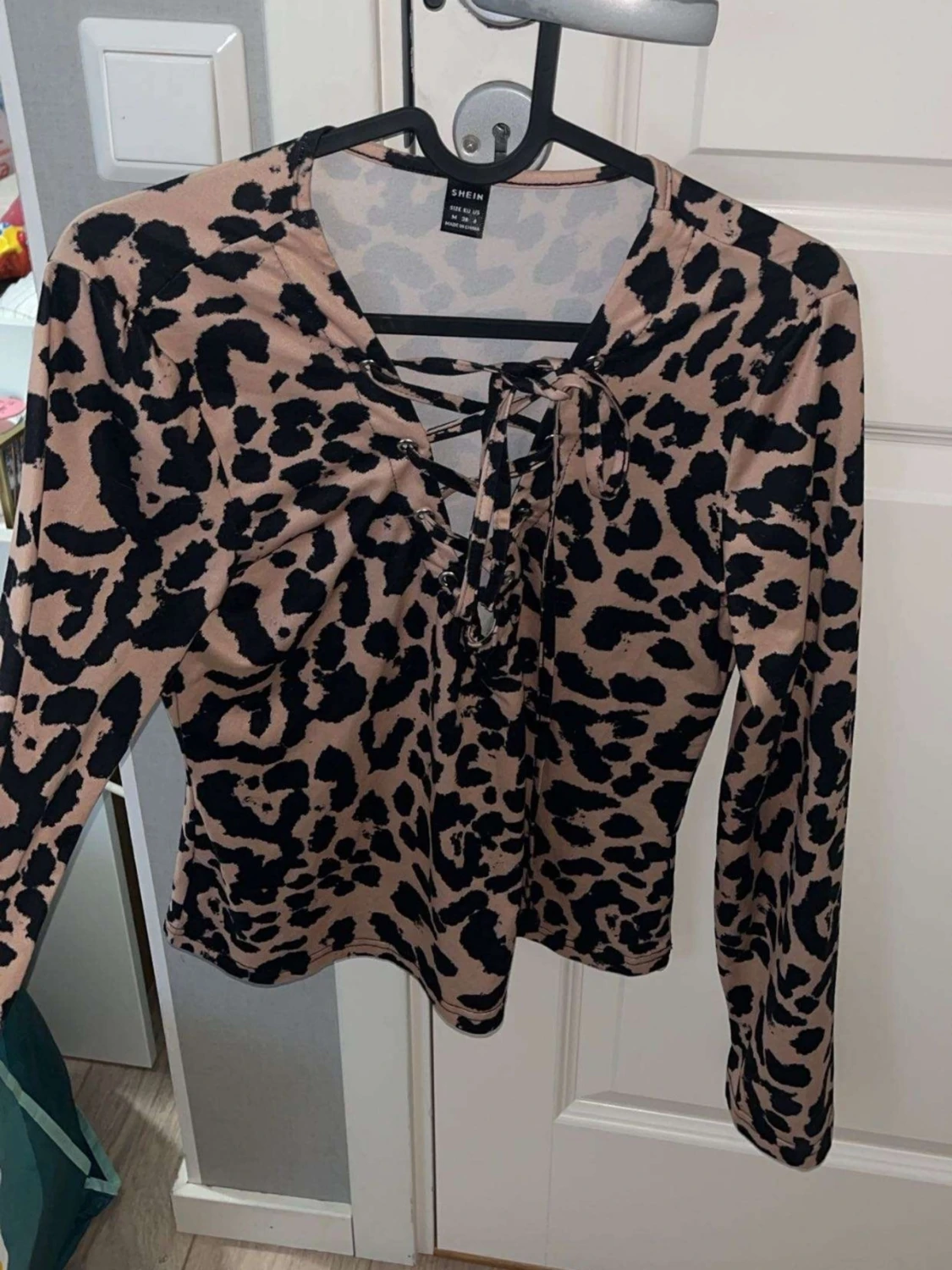 Leopardmönstrad topp från SHEIN