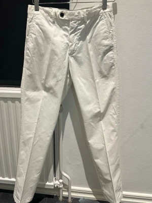 Suitsupply chinos - Suitsupply chinos, storlek 44, väldigt bra skick behöver bara strykas!