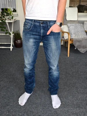 Replay jeans - Snygga Replay jeans i storlek 32/32. Skriv om du har några frågor. 