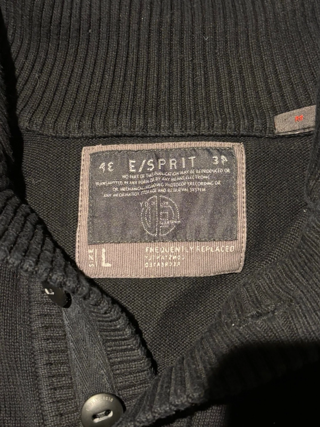 Svart stickad tröja med hög krage - 2