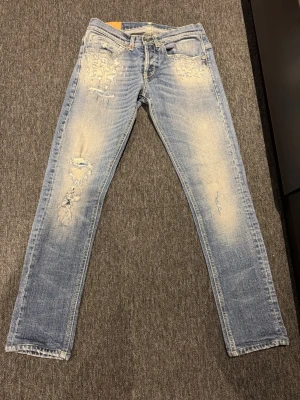 Dondup jeans - Feta dondup jeans i blå färg.