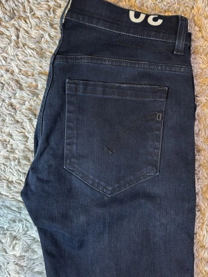Dondup George Jeans - | Skick: 10/10 | Färg: Svart | Vad inkluderas: Enbart Jeansen | Nypris: 3 600kr |