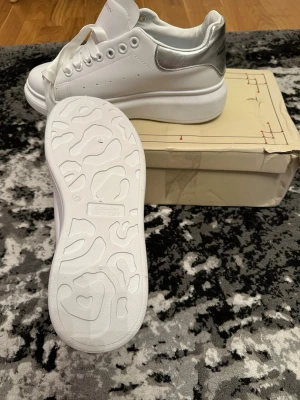 Alexander mqueen skor - Alexander mqueen skor, size 44 cond 10/10 helt nya
