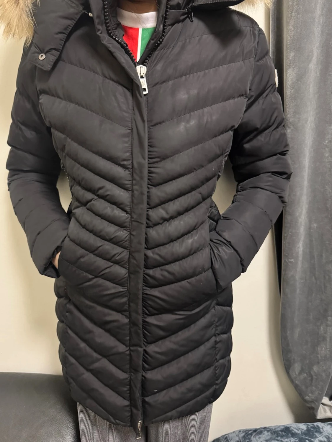 Svart lång dunjacka från Moncler