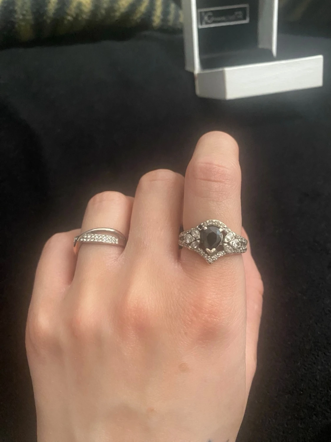 Silverring med svart sten och kristaller - 1