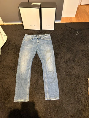 Dondup jeans  - modell| george| skick 9/10| storlek 31| Pm för mer info