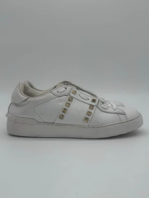 Valentino rockstuds - Snygga valentino rockstuds med  bra skick i storlek 39