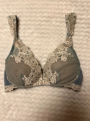 Intimissimi bh 70b - Jättefin ljusblå intimissimi bh i modell ” Giorgia pretty flowers” 🩵 