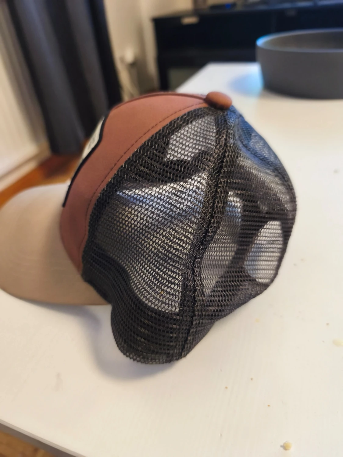 Brun och beige truckerkeps med örn - 1