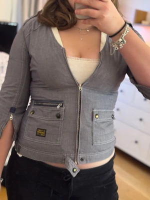 G-Star Raw Denim - Säljer nu min favorit jacka från G-Star då den blivit för liten, storlek Small men skulle säga att den är mer som en X-small.