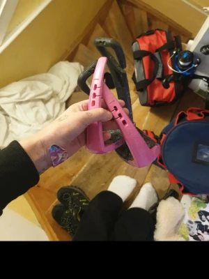 Rosa lackade freejumps  - Säljer ett par rosa lackade freejumps som varit gula innan . Använd ett par gånger men funkar toppen . Kan enbart säljas via swish då jag inte har ett bank konto kopplat här 