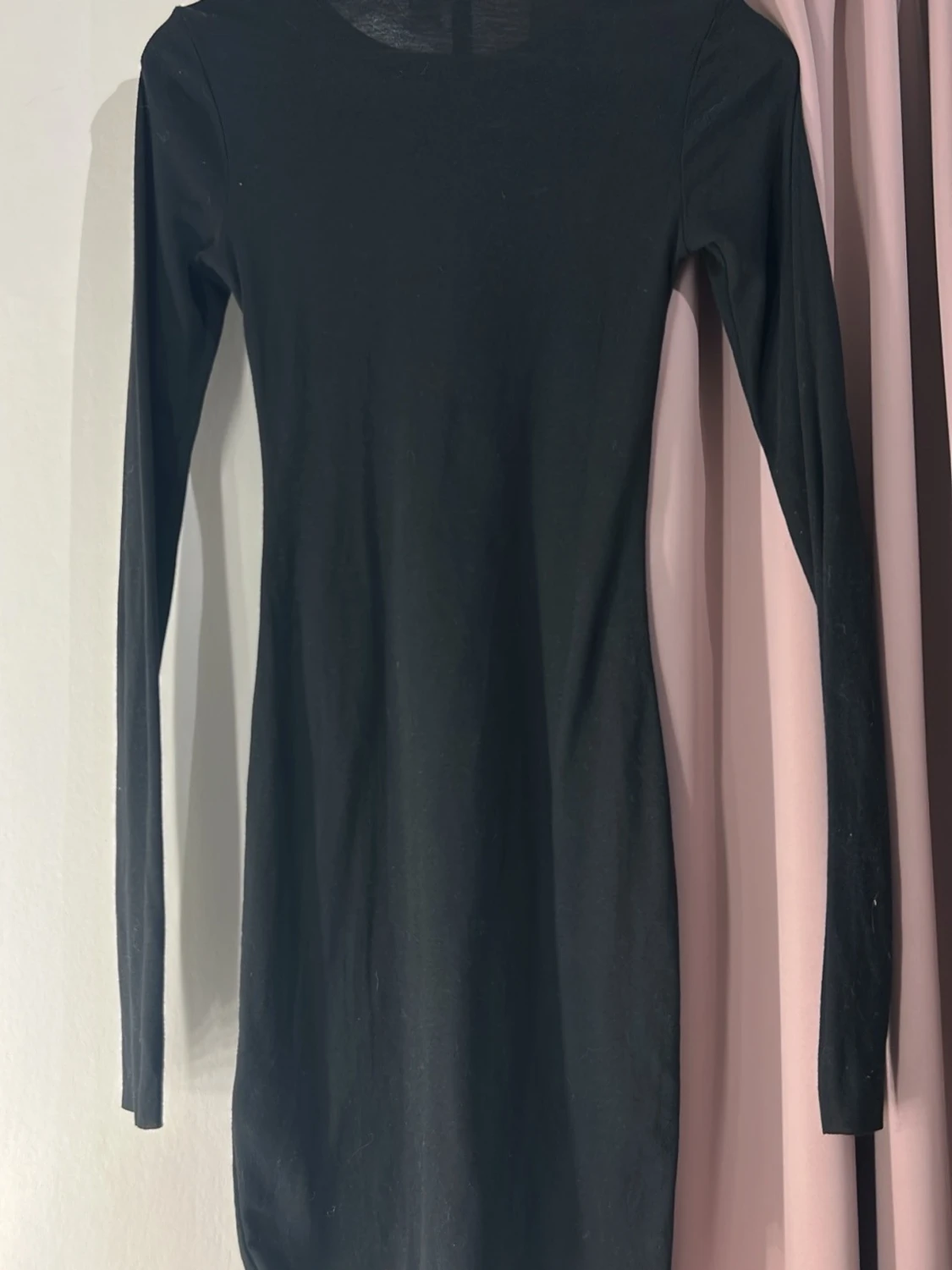 Svart långärmad klänning H&M - 1