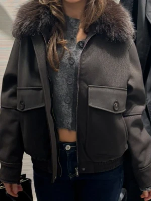 SÖKER! Zara jacka - Sökerrrr! Jacka från Zara, storlek XS