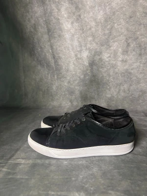 Lanvin toecap sneakers - Acceptabelt skick, helt okej på utsidan, dock innersula saknas och slitna i hälen| size uk 11 passar 45 | frakt inom 24 timmar |