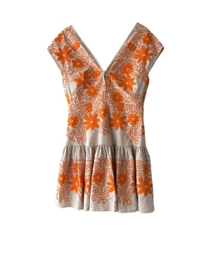 Trendig MAJE klänning - Superfin trendig MAJE klänning som tyvärr inte kommer till användning. Storlek 40❣️❣️