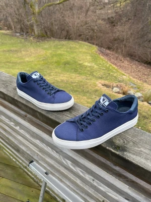 J.Lindeberg skor - Tja säljer dessa feta J.Lindeberg skor storlek 41!! Är i mycket bra skick😊Priset är diskuterbart👍Hör av dig vid frågor🤗