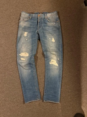Tramarossa jeans med slutningar - Sjukt snygga jeans från Tramarossa. Jeansen är i mycket bra skick och väldigt bra material. W30 L32, kom gärna med frågor!