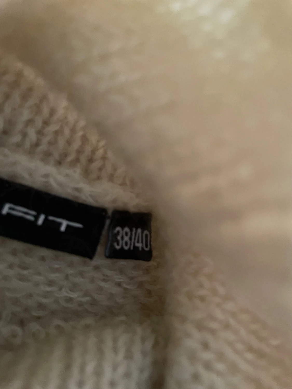 Beige polotröja med vida ärmar i mohair  - 3