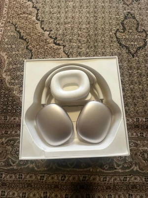 Hörlurar - Säljer hörlurar Helt nya