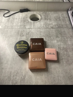 Smink caia  - Så bra produkter! Har för mycket smink och därav säljer jag 